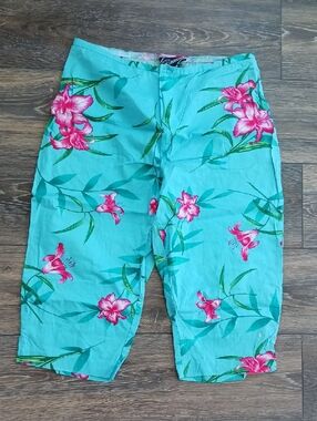 Vintage Floral Capri Pants with Pink Lilies Size 10P